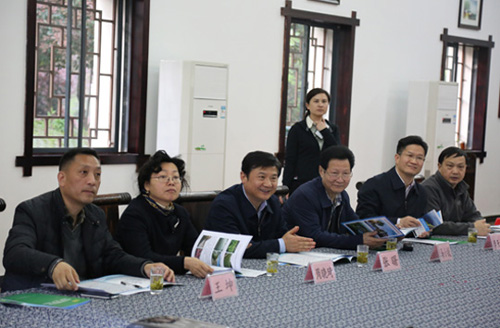 集团公司马董事长同市纪委辅导赴黄陂区实地调研扶贫攻坚工作-乐玩